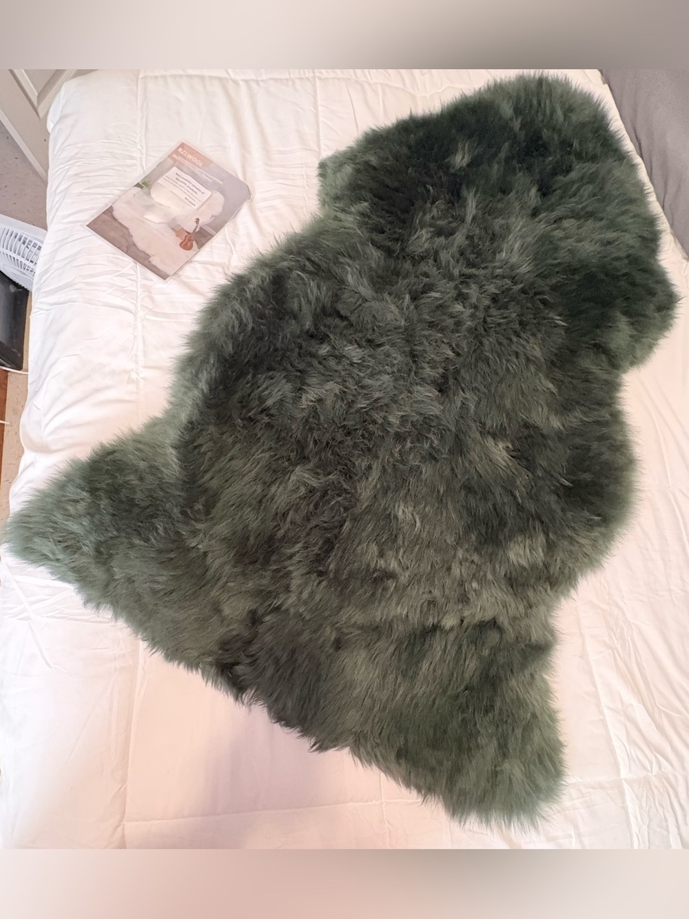 RZLWOOL Genuine Sheepskin Rug 
(Forest Green) 2'x 3' (36” x 24”) - Picture 10 of 17